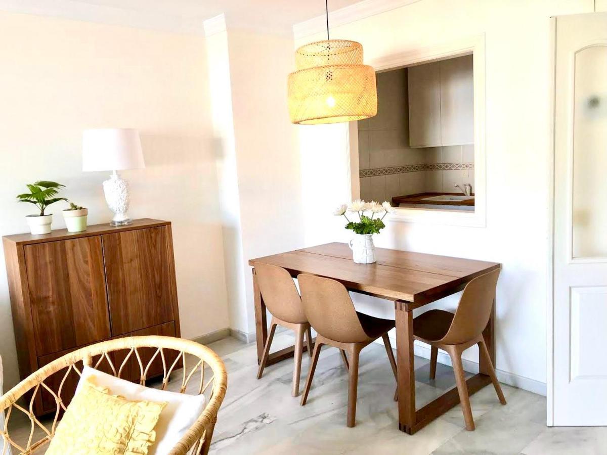 Inspiring Apartment In Carihuela Beach Торремолинос Экстерьер фото