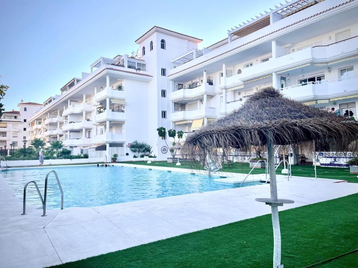 Inspiring Apartment In Carihuela Beach Торремолинос Экстерьер фото